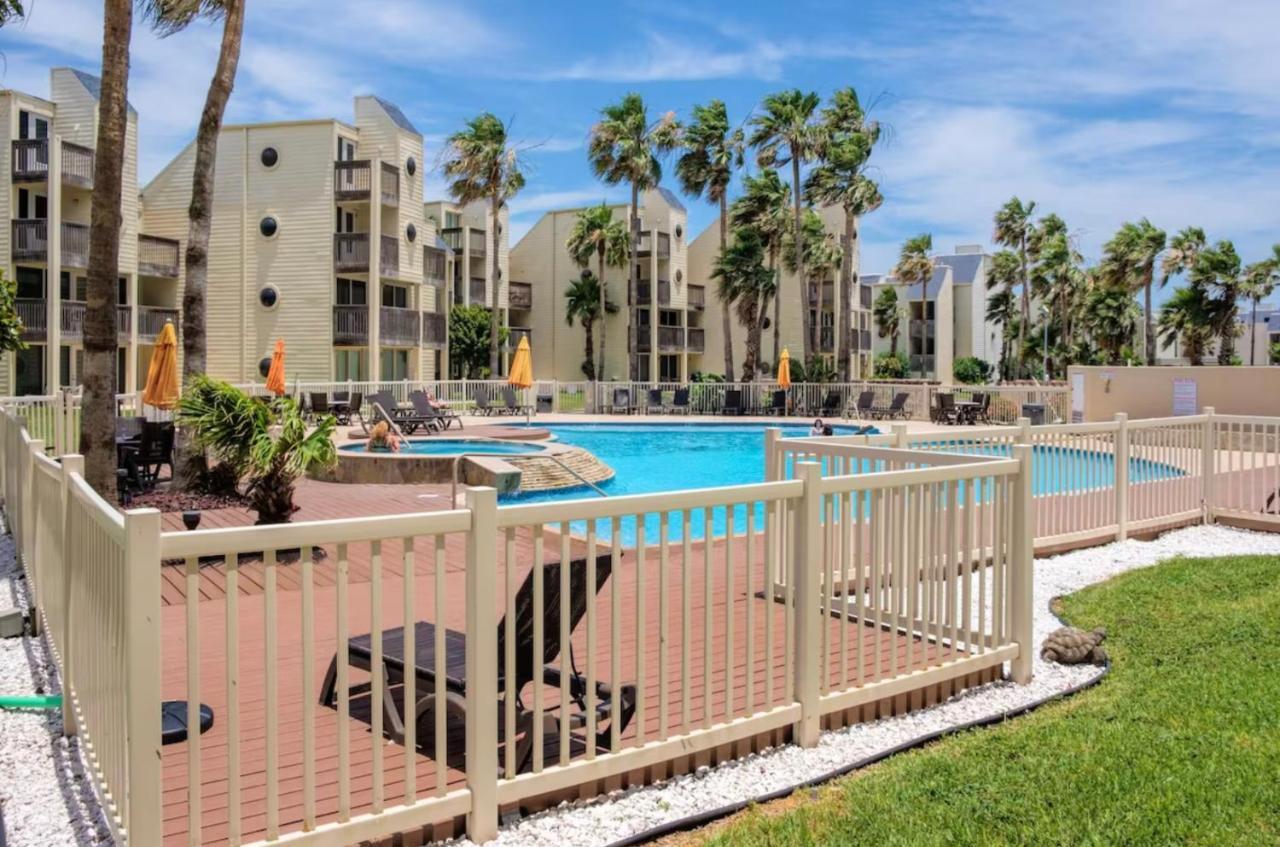 Ocean Breeze Retreat 2Bed 2Bath, Heated Pool! Lejlighed South Padre Island Eksteriør billede